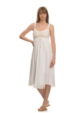 Ασύμμετρο Τιραντέ Άσπρο Φόρεμα Που Σχηματίζει Δίχτυ Στο Ντεκολτέ